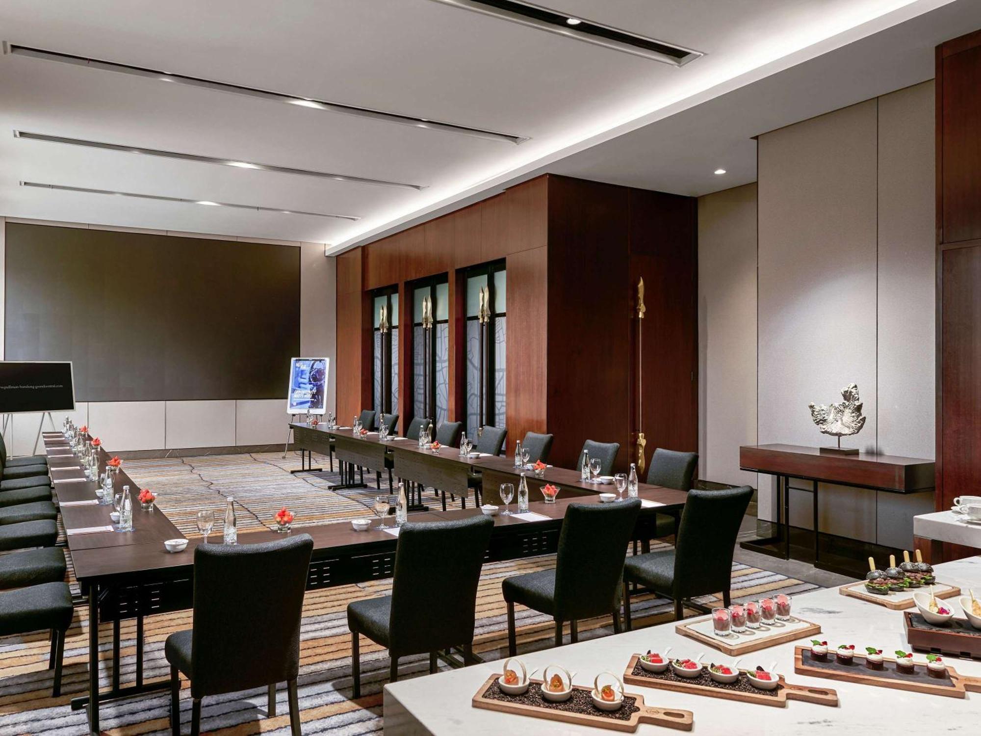 Pullman Bandung Grand Central Dış mekan fotoğraf